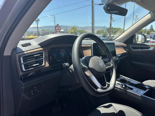 2024 Volkswagen Atlas 2.0T SE w/Technology