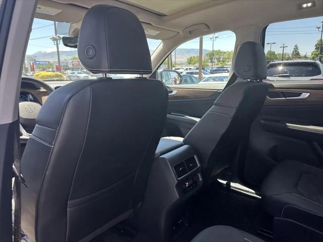 2024 Volkswagen Atlas 2.0T SE w/Technology