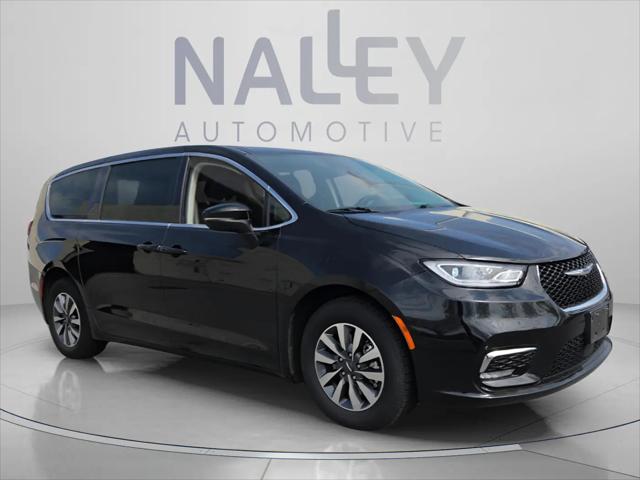2023 Chrysler Pacifica Hybrid Touring L