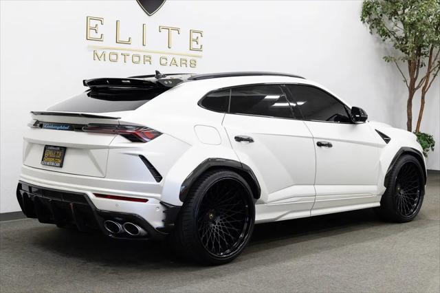 2020 Lamborghini Urus Standard