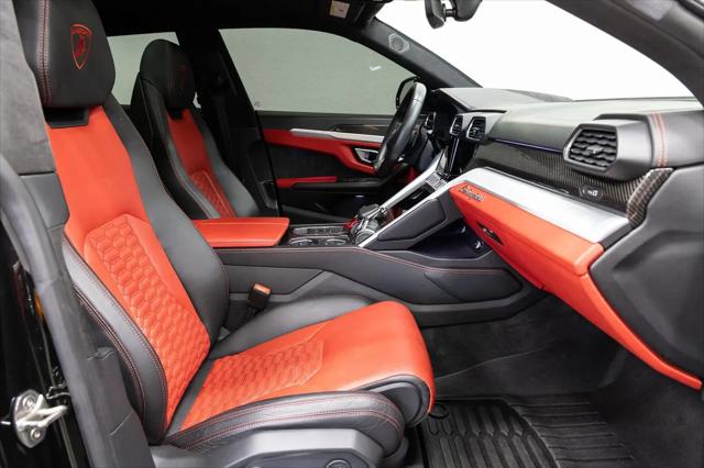 2020 Lamborghini Urus Standard
