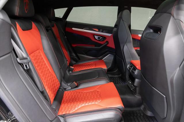 2020 Lamborghini Urus Standard