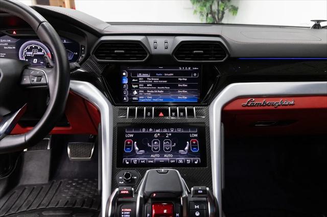 2020 Lamborghini Urus Standard