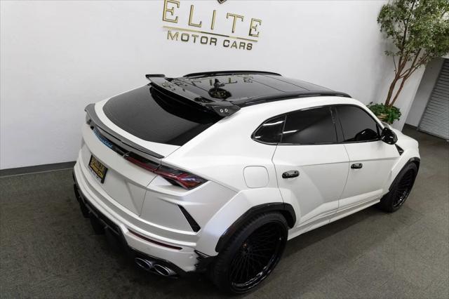 2020 Lamborghini Urus Standard
