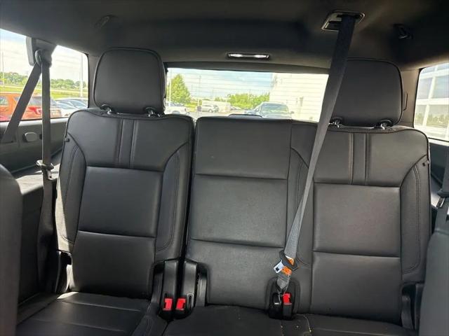 2022 Chevrolet Suburban 4WD RST