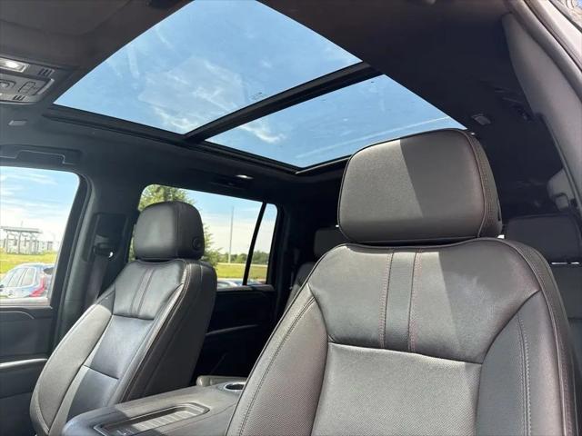 2022 Chevrolet Suburban 4WD RST