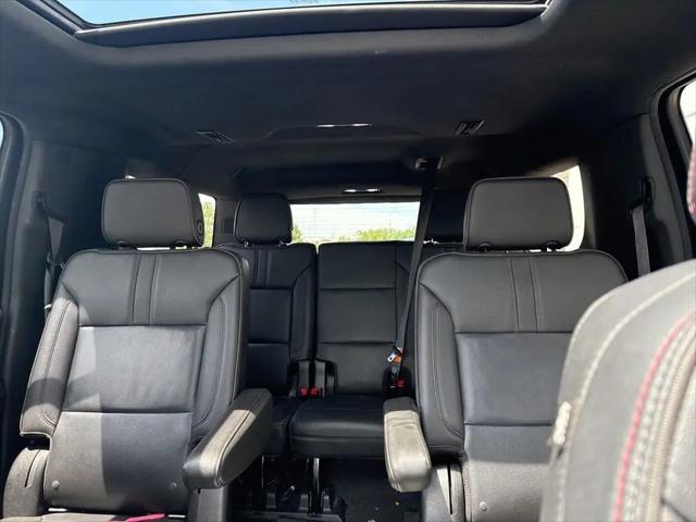 2022 Chevrolet Suburban 4WD RST
