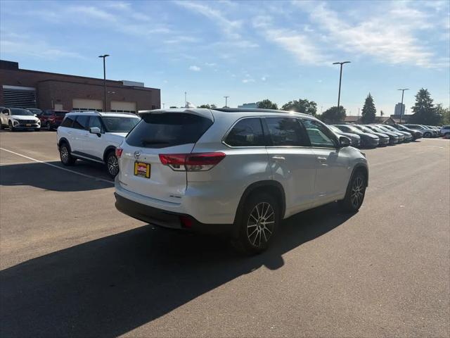 2017 Toyota Highlander SE