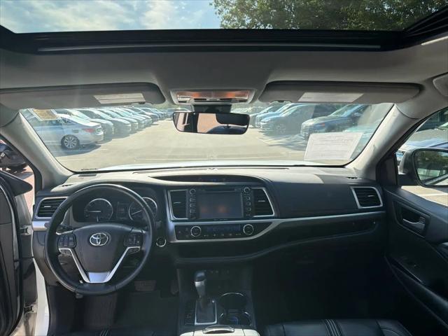 2017 Toyota Highlander SE
