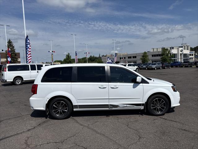2017 Dodge Grand Caravan SE Plus