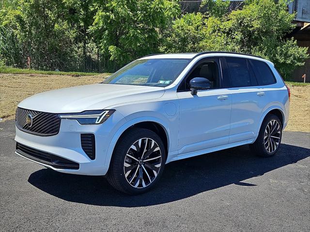 2026 Volvo XC90 Plug-In Hybrid Ultra Dark Theme, T8 AWD, Electric/Gasoline, 7 Seats