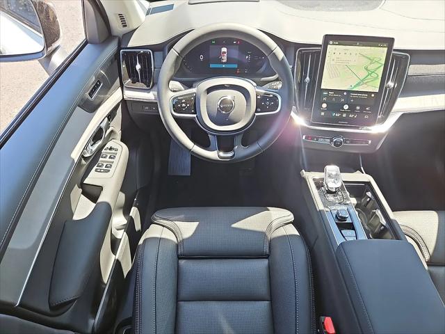 2026 Volvo XC90 Plug-In Hybrid Ultra Dark Theme, T8 AWD, Electric/Gasoline, 7 Seats