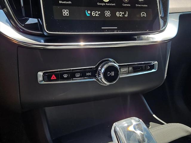 2026 Volvo XC90 Plug-In Hybrid Ultra Dark Theme, T8 AWD, Electric/Gasoline, 7 Seats