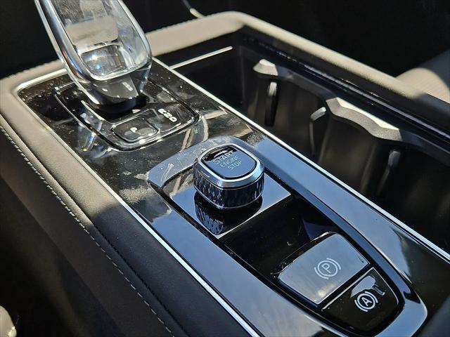 2026 Volvo XC90 Plug-In Hybrid Ultra Dark Theme, T8 AWD, Electric/Gasoline, 7 Seats