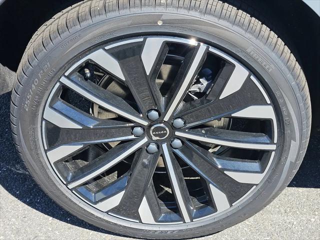 2026 Volvo XC60 Plug-In Hybrid Ultra, T8 AWD Electric/Gasoline, Dark