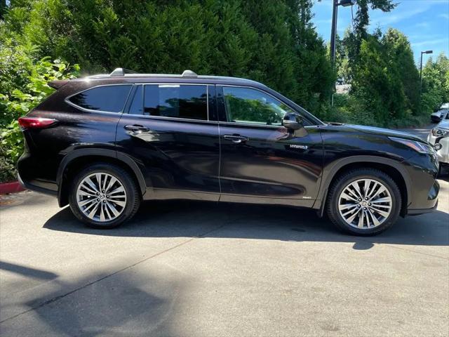 2020 Toyota Highlander Hybrid Platinum