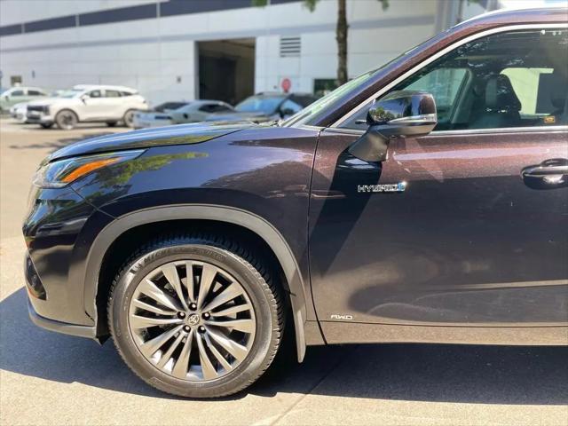 2020 Toyota Highlander Hybrid Platinum