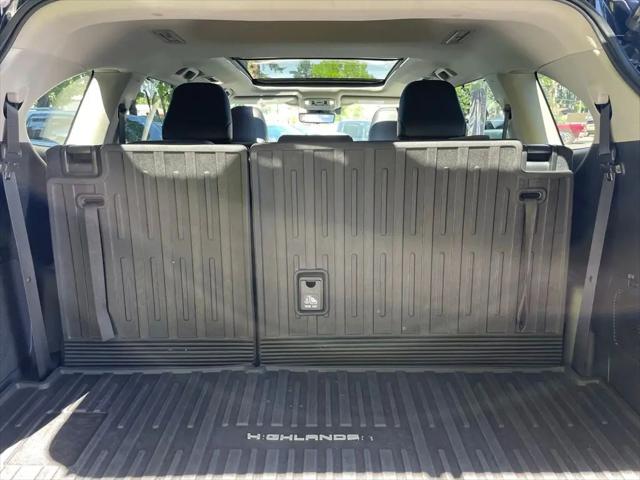 2020 Toyota Highlander Hybrid Platinum
