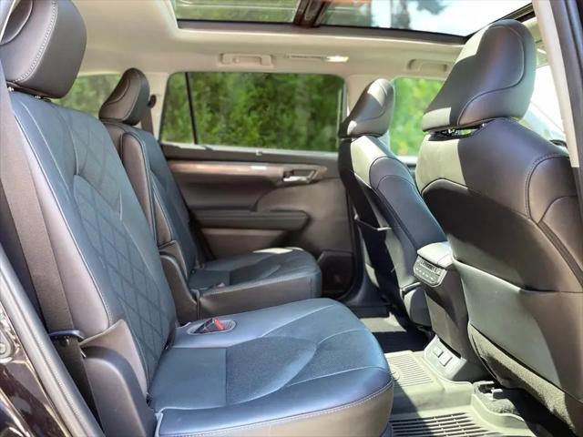 2020 Toyota Highlander Hybrid Platinum