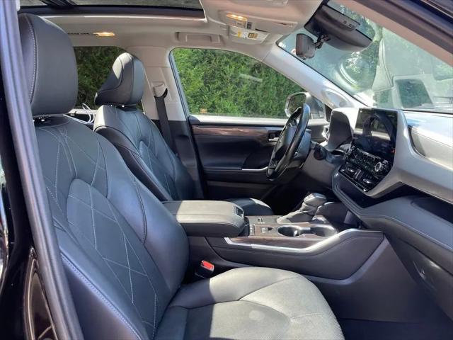 2020 Toyota Highlander Hybrid Platinum