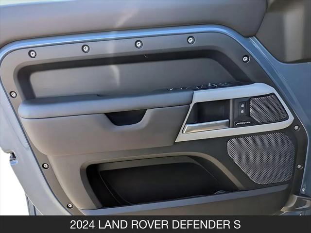 2024 Land Rover Defender 110 P300