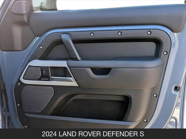 2024 Land Rover Defender 110 P300