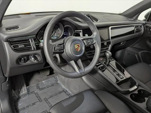 2025 Porsche Macan Macan