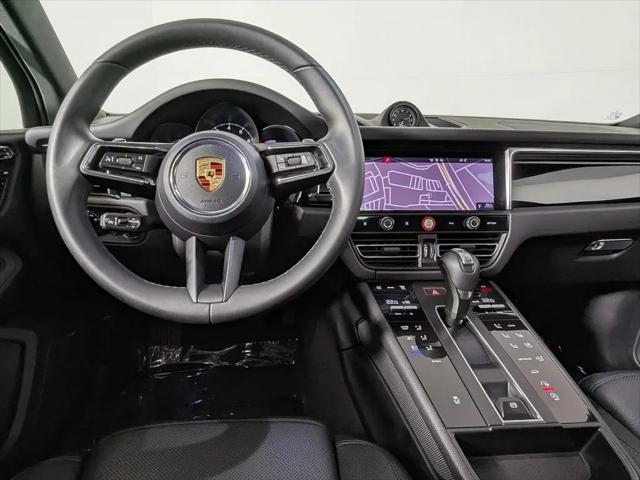 2025 Porsche Macan Macan