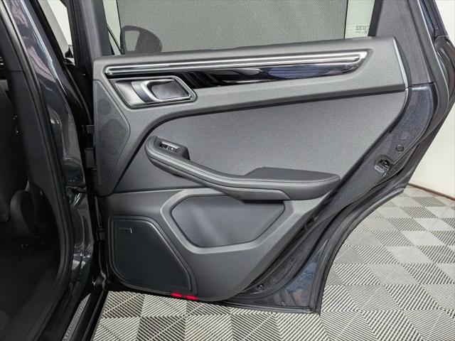 2025 Porsche Macan Macan