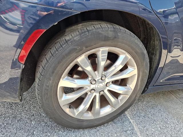 2017 Chrysler 300 AWD