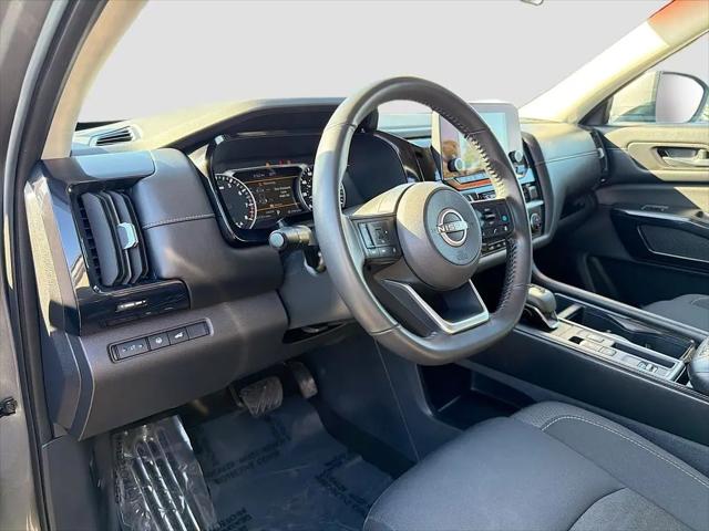 2025 Nissan Pathfinder SV FWD
