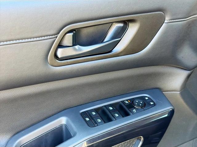 2025 Nissan Pathfinder SV FWD