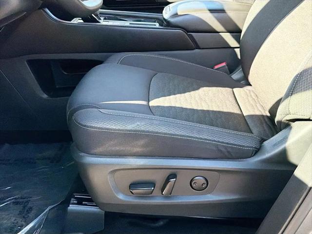 2025 Nissan Pathfinder SV FWD