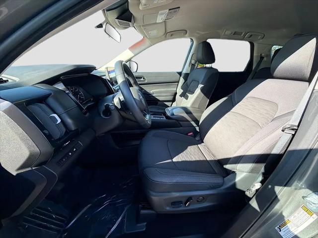 2025 Nissan Pathfinder SV FWD