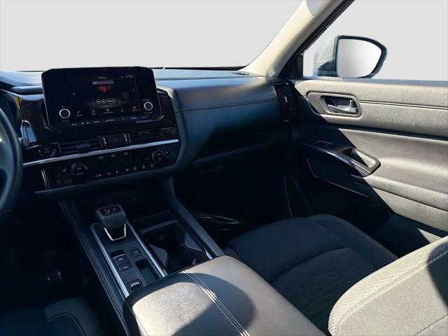 2025 Nissan Pathfinder SV FWD