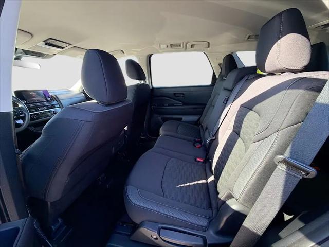 2025 Nissan Pathfinder SV FWD