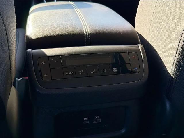2025 Nissan Pathfinder SV FWD