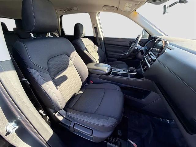 2025 Nissan Pathfinder SV FWD