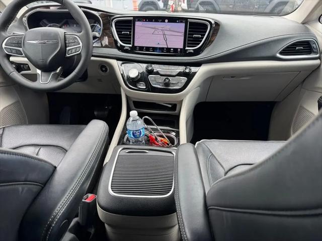 2023 Chrysler Pacifica Hybrid Limited
