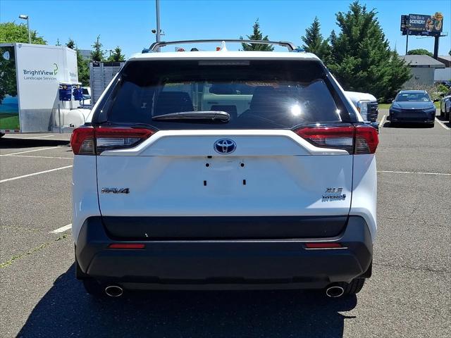 2022 Toyota RAV4 Hybrid XLE