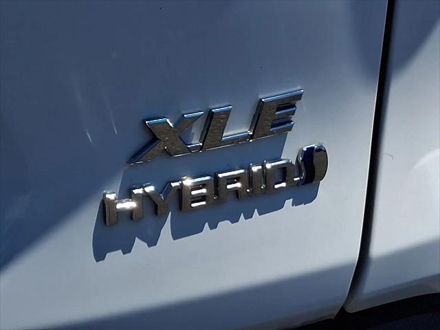 2022 Toyota RAV4 Hybrid XLE