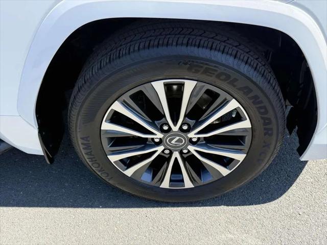 2023 Lexus LX Premium