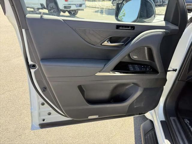 2023 Lexus LX Premium