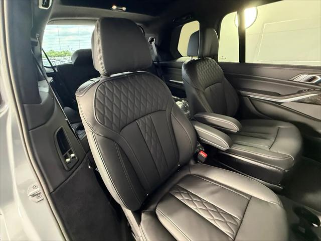 2027 BMW X7 M60i