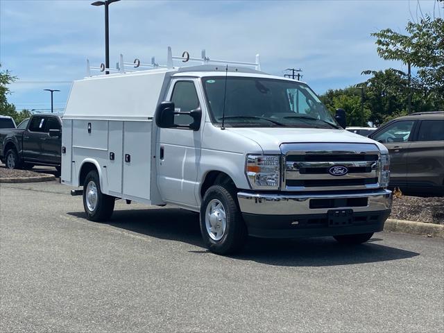 2026 Ford E-350 Cutaway Base Cutaway