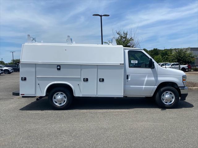 2026 Ford E-350 Cutaway Base Cutaway