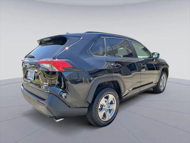 2025 Toyota RAV4 Hybrid XLE