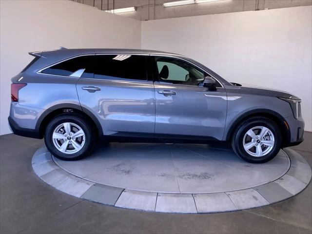 2025 Kia Sorento LX