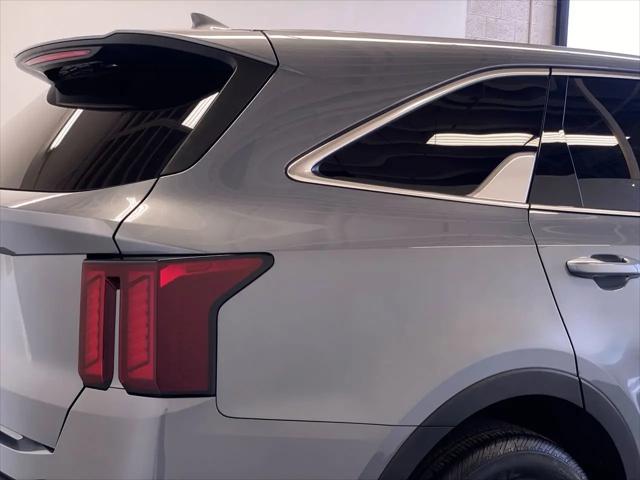 2025 Kia Sorento LX