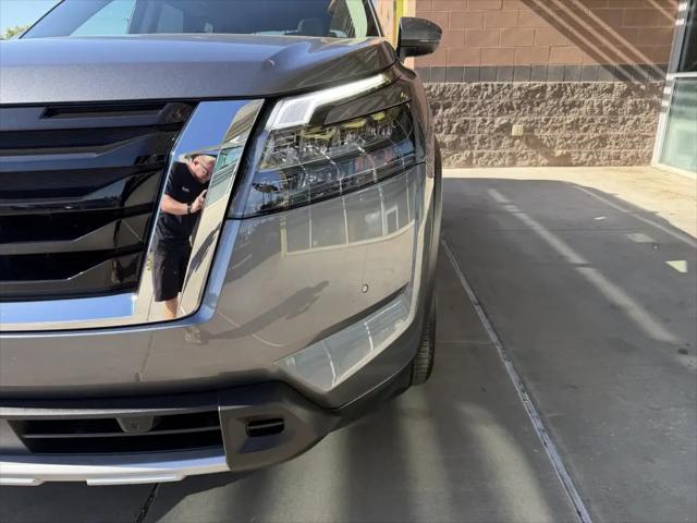 2025 Nissan Pathfinder SL FWD